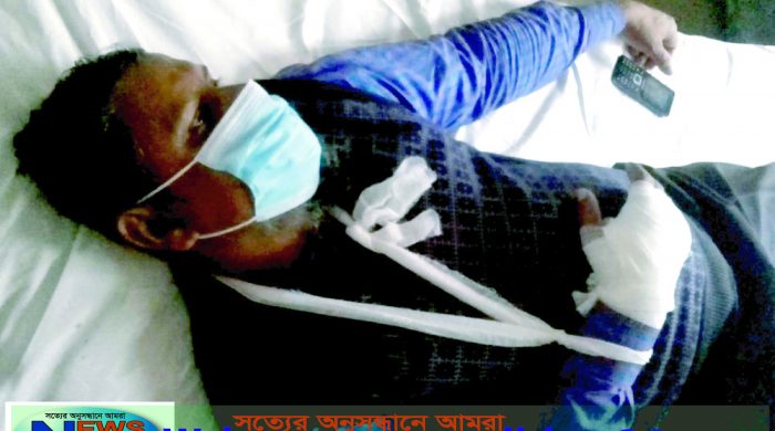 কলাপাড়ায় প্রধান শিক্ষকের উপর সভাপতির হামলা