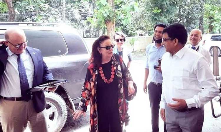 মৌলভীবাজারের ডিসি’র সাথে অস্ট্রেলিয়ার হাইকমিশনারের সৌজন্য সাক্ষাৎ