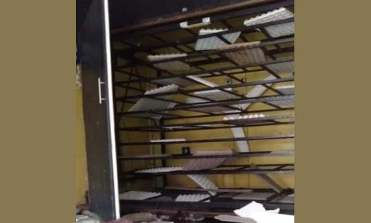 উলিপুরে ক্ষতির মুখে সফল উদ্যোক্তা রেজা