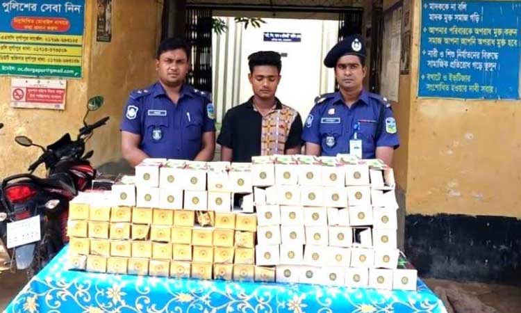 দুর্গাপুরে ১৩২ বোতল ভারতীয় মদসহ আটক ১