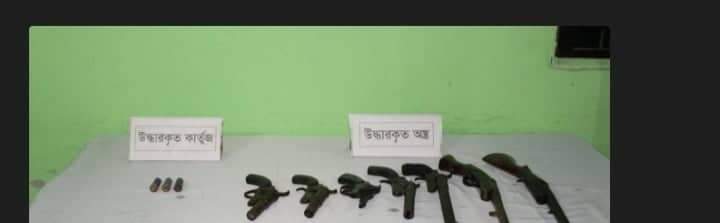 র‍্যাবের অভিযানে পাংশা থেকে সাতটি আগ্নেয় অস্ত্র উদ্ধার 