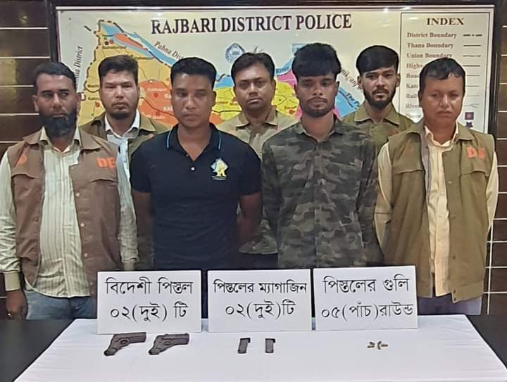 রাজবাড়ীতে পৌরসভার কাউন্সিলর অস্ত্র ও গুলিসহ আটক