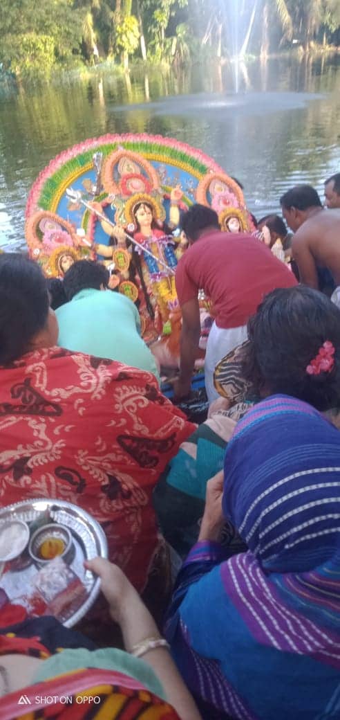 নোয়াখালীতে প্রতিমাকে বিসর্জনের মাধ্যমে শান্তিপূর্ণ ভাবে  পালিত হল হিন্দু ধর্মাবলম্বীদের শারদীয় দুর্গাপূজা উৎসব