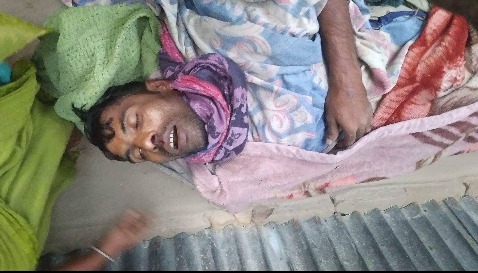 পাংশায় চোর সন্দেহে যুবককে পিটিয়ে হত্যা