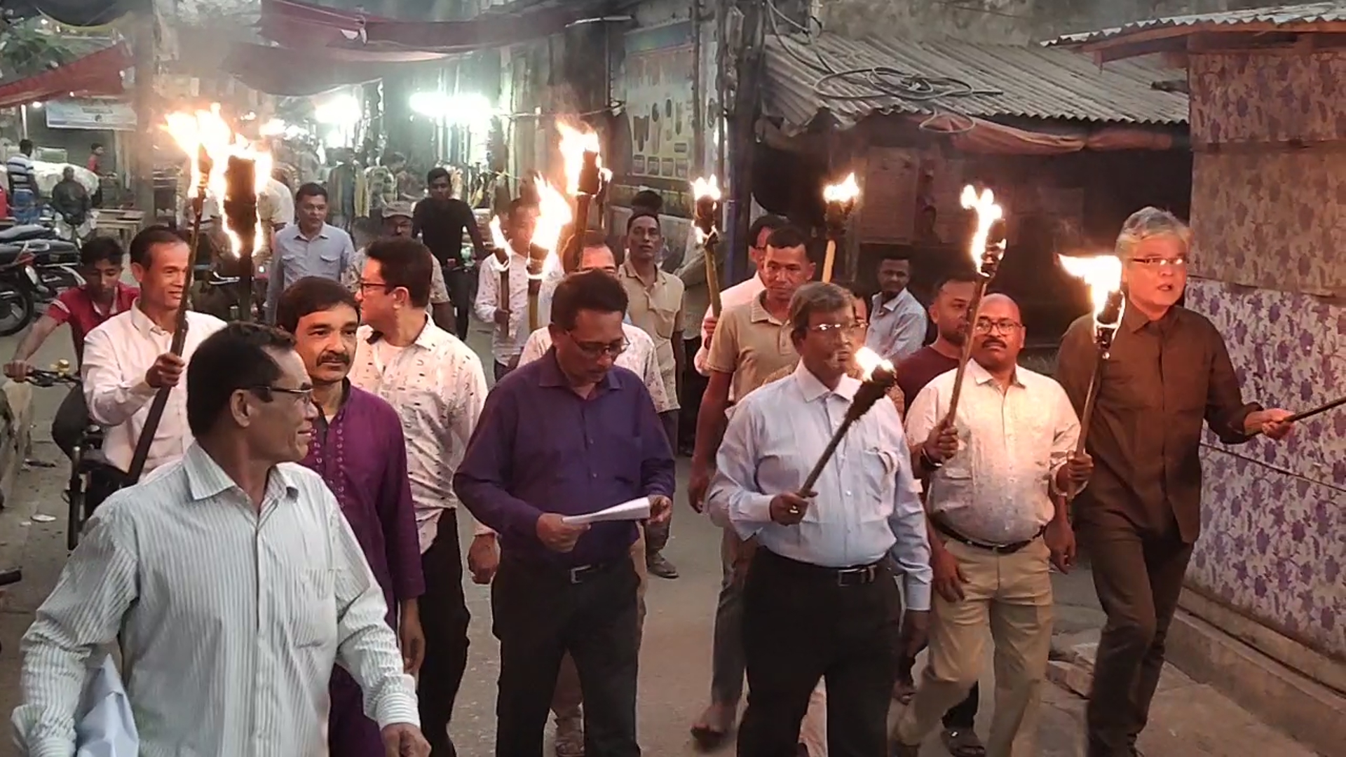 কলাপাড়ায় বাংলাদেশ হিন্দু বৌদ্ধ খ্রিষ্টান ঐক্য পরিষদ’র মশাল মিছিল