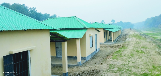 প্রধানমন্ত্রীর উপহারের ঘর পেয়ে ভাগ্যবদলে আত্মনিয়োগ করেছেন বাসিন্দারা