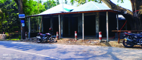সড়কের জায়গা দখল করে পাকা স্থাপনা নির্মাণ, সংশ্লিষ্ট কর্তৃপক্ষ নীরব