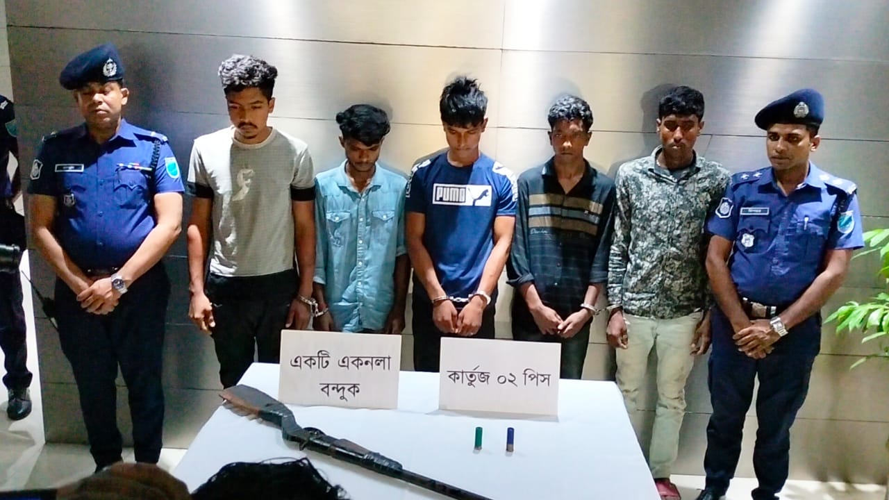 ছিনতাইয়ের জন্য স্কুল শিক্ষক খুন,গ্রেফতার ৫