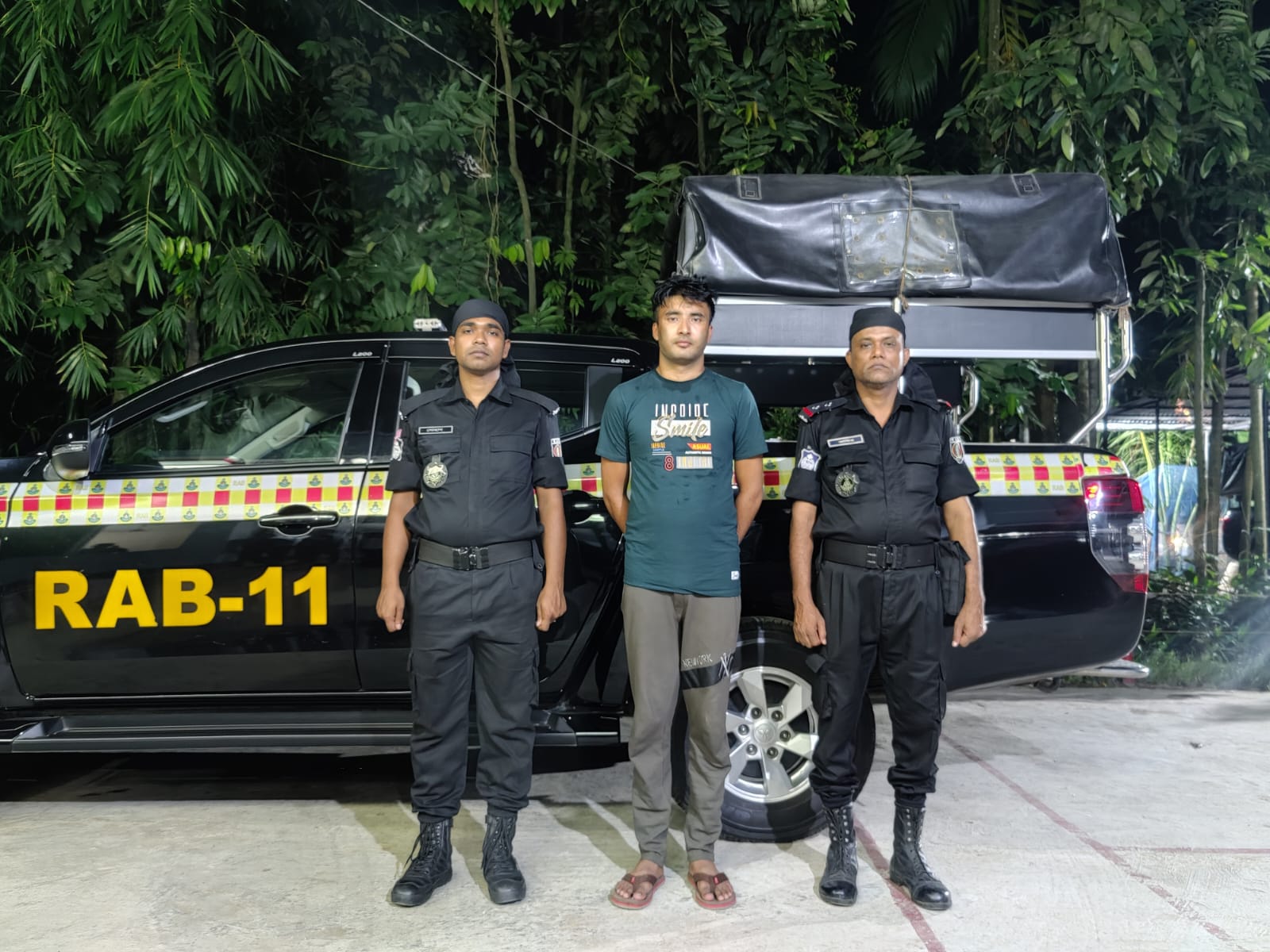 নোয়াখালীতে ধর্ষণ ও পর্নগ্রাফি মামলার আসামী পরী রুবেলকে গ্রেপ্তার করেছে র‌্যাব