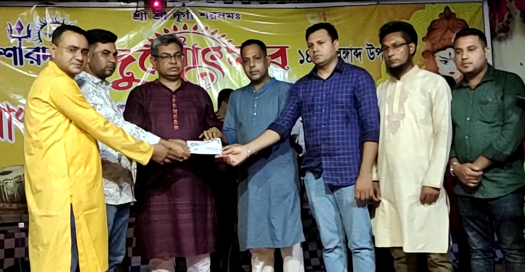 কলাপাড়ায় পূজা মন্ডপ পরিদর্শন করেছেন যুবলীগ কেন্দ্রীয় নেতা সোহাগ