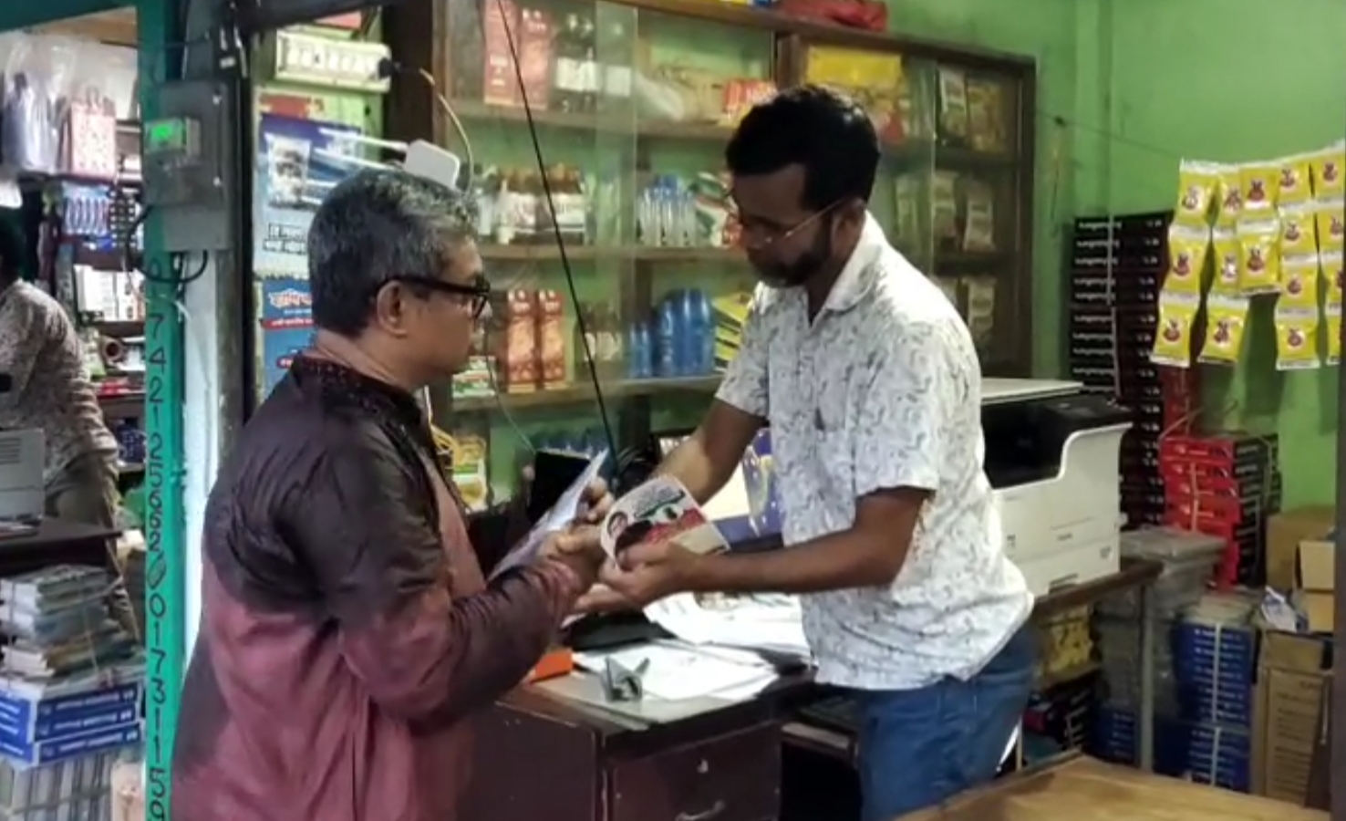 কলাপাড়ায় উপজেলা পরিষদ নির্বাচনে  চেয়ারম্যান পদে  প্রচারণায় নেমেছেন  কেন্দ্রীয় যুবলীগ নেতা সোহাগ। 